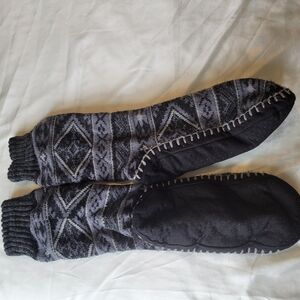 Cozy Black and Gray Patterned Padded Socks
